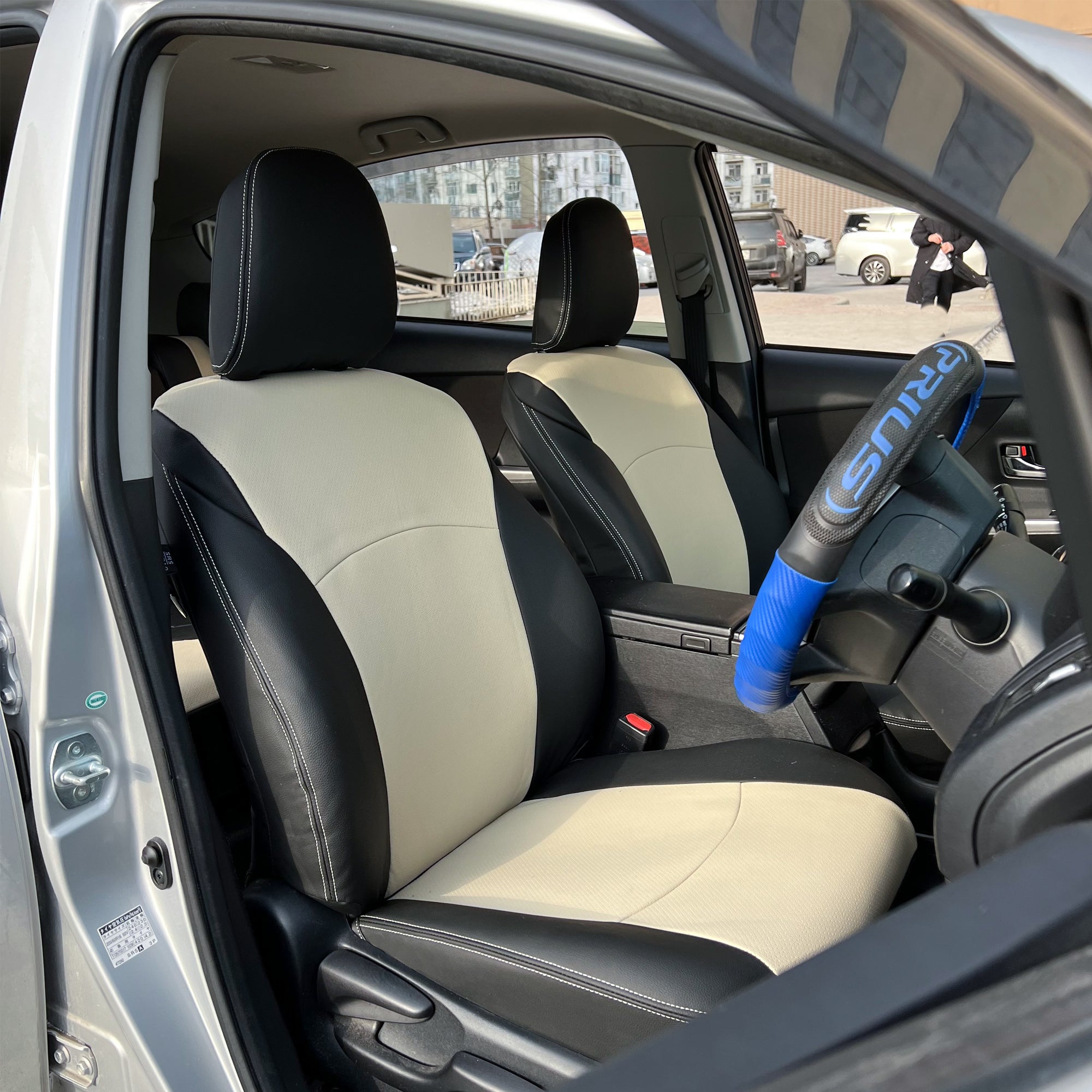 Toyota Prius 40 41 /Хар & Цагаан/