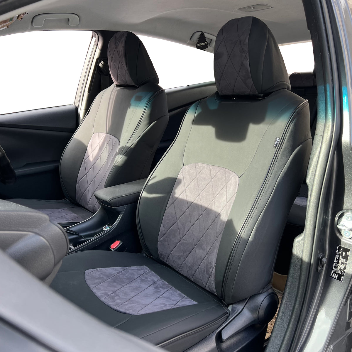 Toyota Prius 50 51 55 /Илгэн оруулагатай хар/