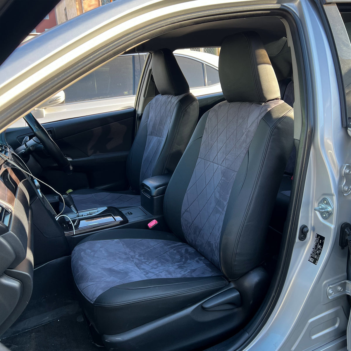 Toyota Camry 50 /Илгэн оруулагатай хар/